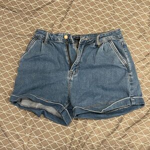 Short fashionova